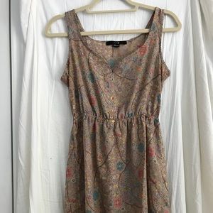 Floral dress with sweetheart neckline